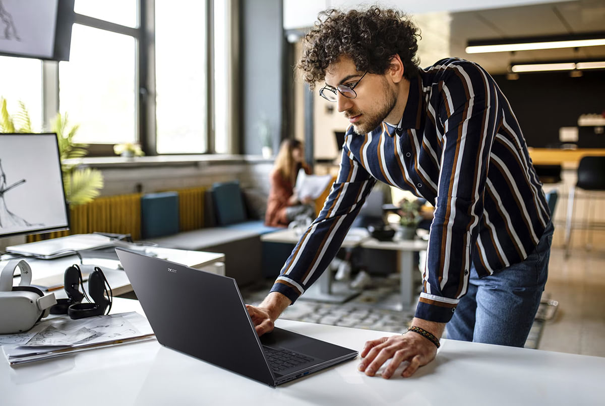 Notebook Seminuevo Swift Go